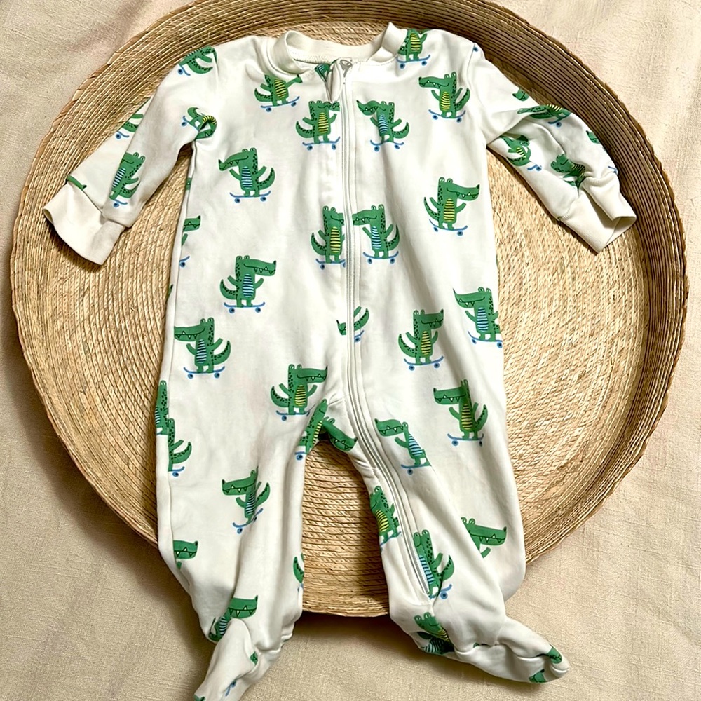 Footie zip up pajama 3-6M kissy love